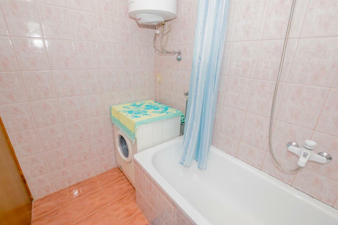 Apartments Mirjana Pula Exterior photo